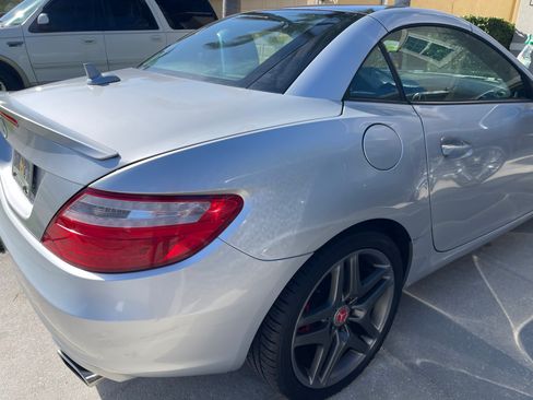 Used 2015 Mercedes-Benz SLK 250 image 2