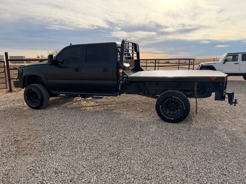 Used 2007 Chevrolet Silverado 2500 LT w/ Heavy-Duty Power Package image 1