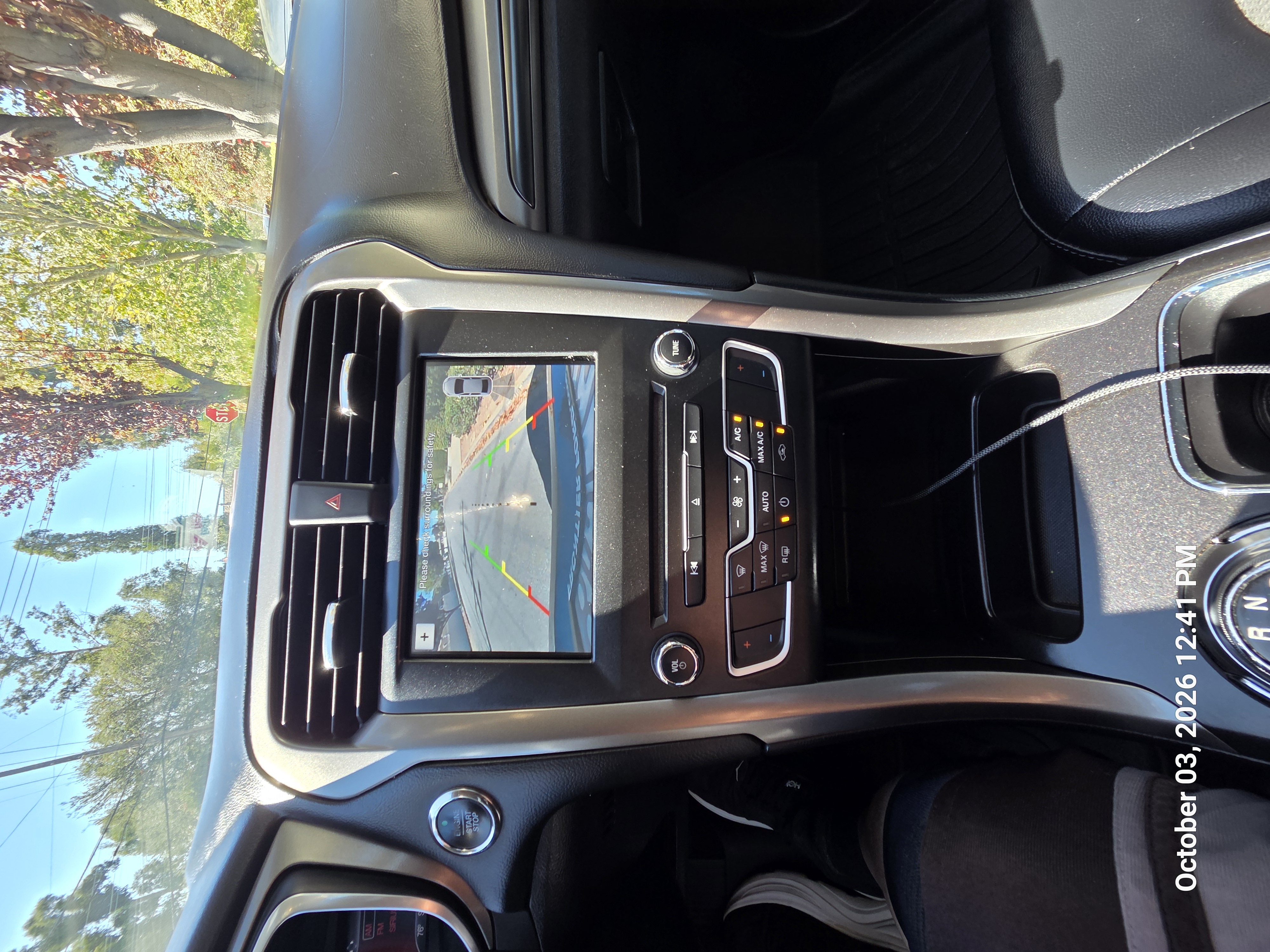 Used 2017 Ford Fusion SE w/ Equipment Group 201A FWD image 12