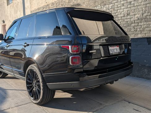 Used 2022 Land Rover Range Rover Autobiography image 5