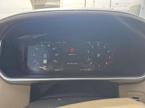 Used 2020 Land Rover Range Rover HSE image 11