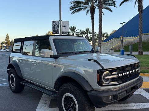 Used 2022 Ford Bronco Outer Banks w/ Sasquatch Package image 14