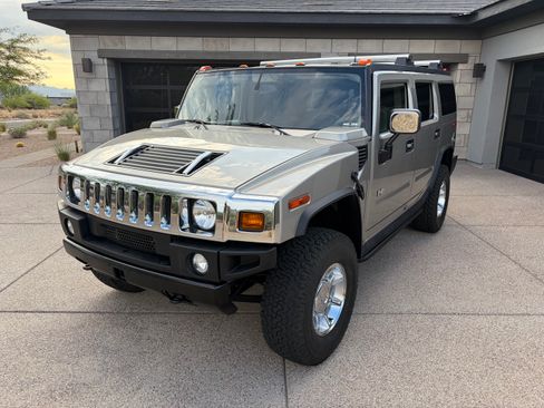 Used 2004 HUMMER H2 w/ Preferred Equipment Group AWD/4WD image 4