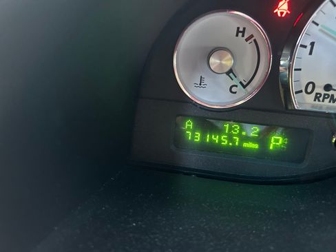 Used 2003 Ford Thunderbird image 2