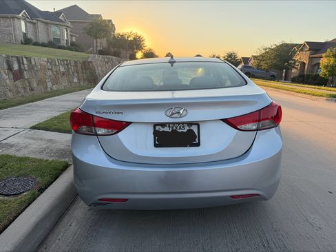 Used 2012 Hyundai Elantra GLS image 4