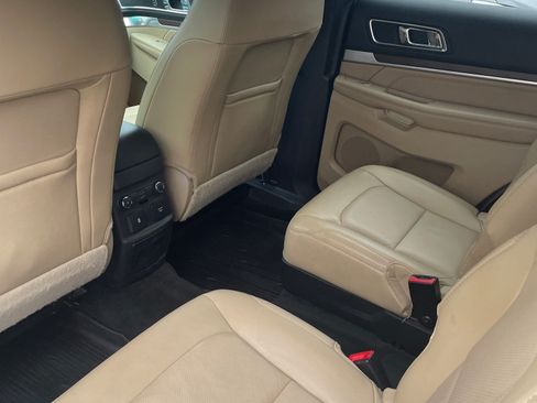 Used 2017 Ford Explorer Limited image 8