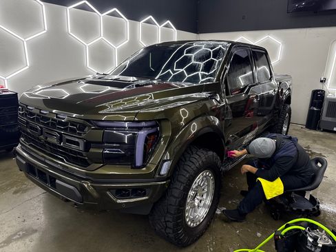 Used 2025 Ford F150 Raptor AWD/4WD image 2