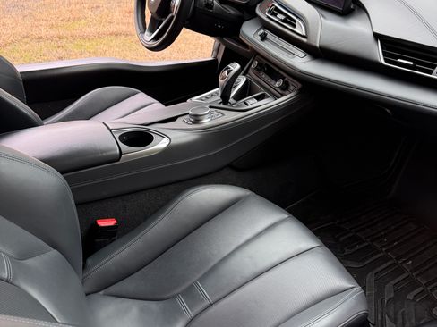 Used 2020 BMW i8 Coupe image 9