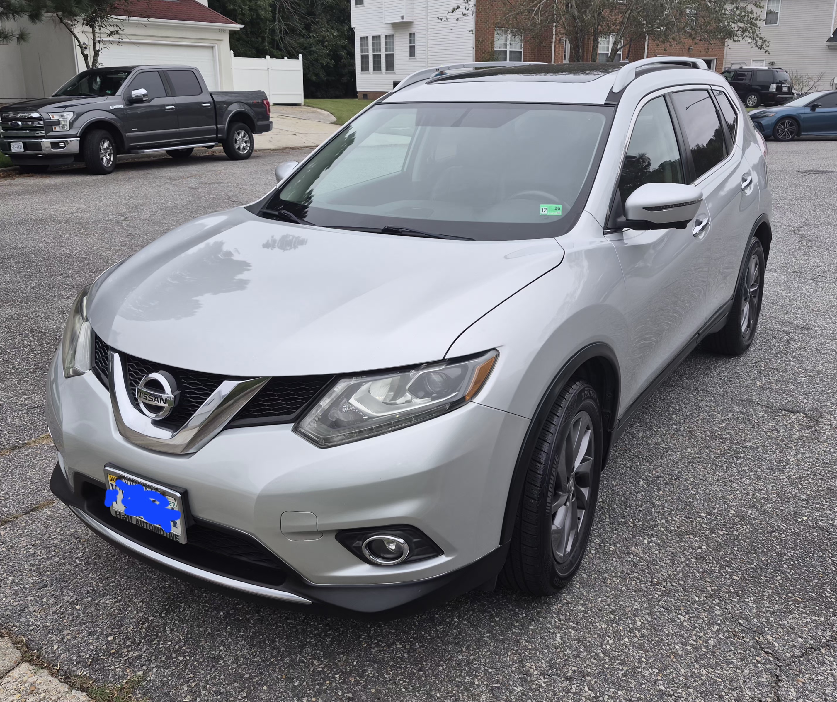 Used 2016 Nissan Rogue SL w/ SL Premium Package FWD image 1
