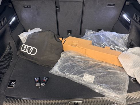 Used 2024 Audi Q5 e Premium Plus w/ Premium Plus Package AWD/4WD image 4