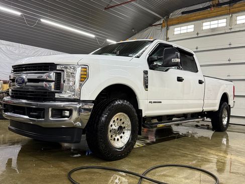 Used 2019 Ford F350 XLT image 6