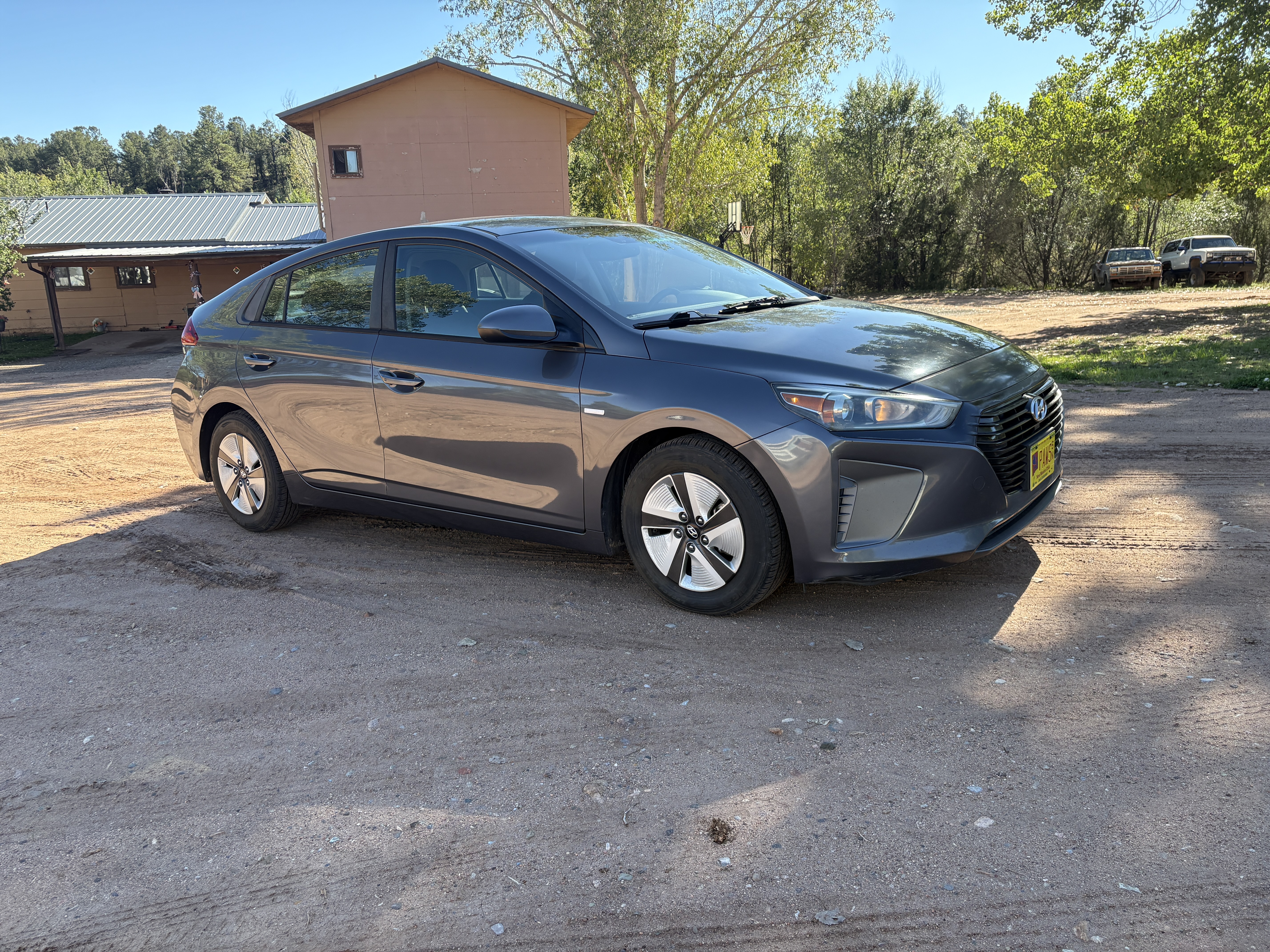 Used 2018 Hyundai Ioniq Blue FWD image 1