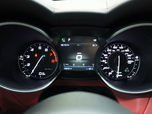 Used 2018 Alfa Romeo Stelvio Quadrifoglio image 22