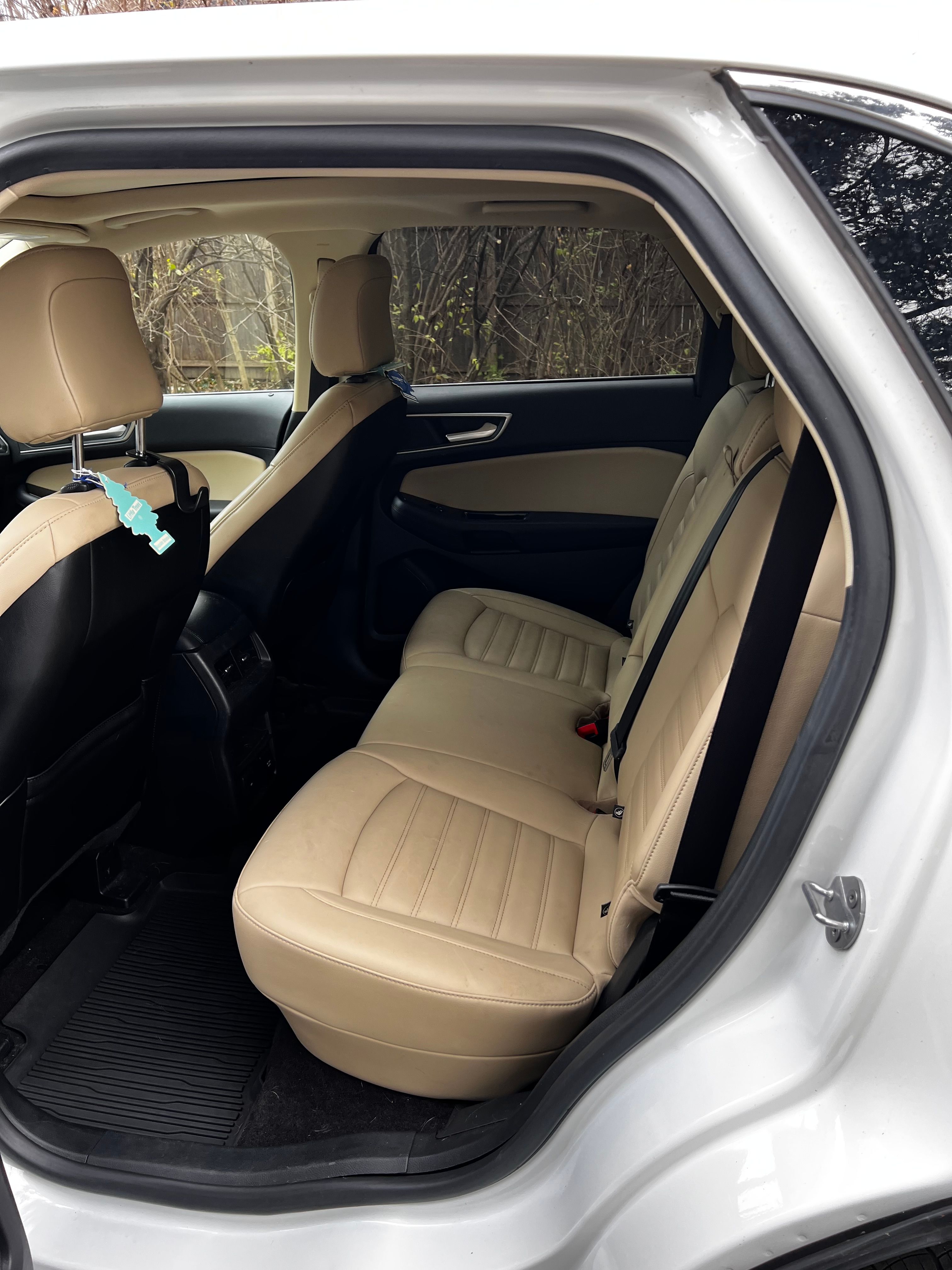 Used 2020 Ford Edge SEL w/ Convenience Package AWD/4WD image 9