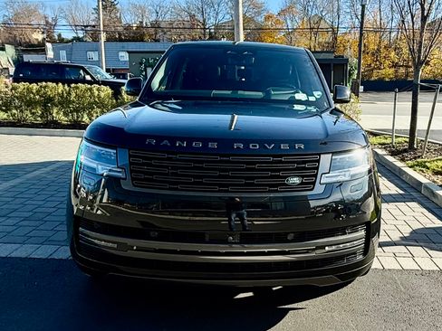 Used 2024 Land Rover Range Rover Long Wheelbase Autobiography image 1