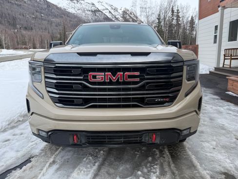 Used 2022 GMC Sierra 1500 AT4 w/ AT4 Preferred Package image 11