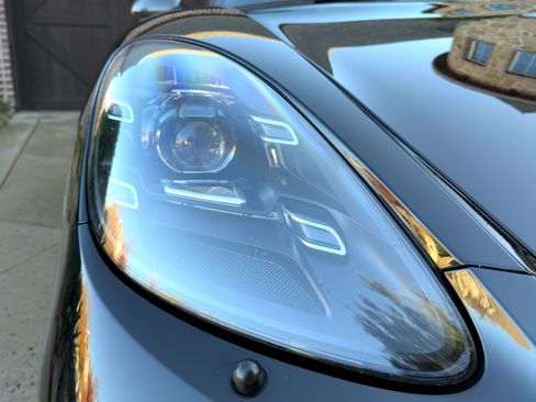 Used 2021 Porsche 718 Cayman image 8