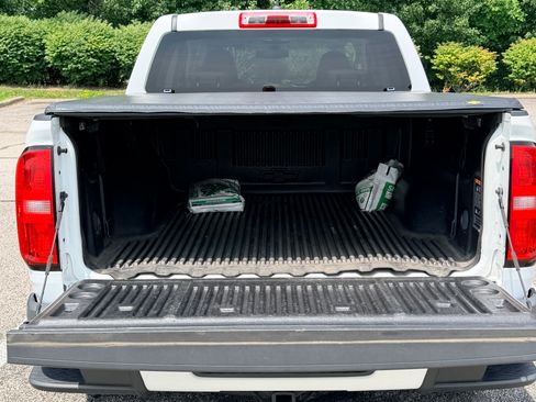 Used 2019 Chevrolet Colorado W/T w/ WT Convenience Package AWD/4WD image 6