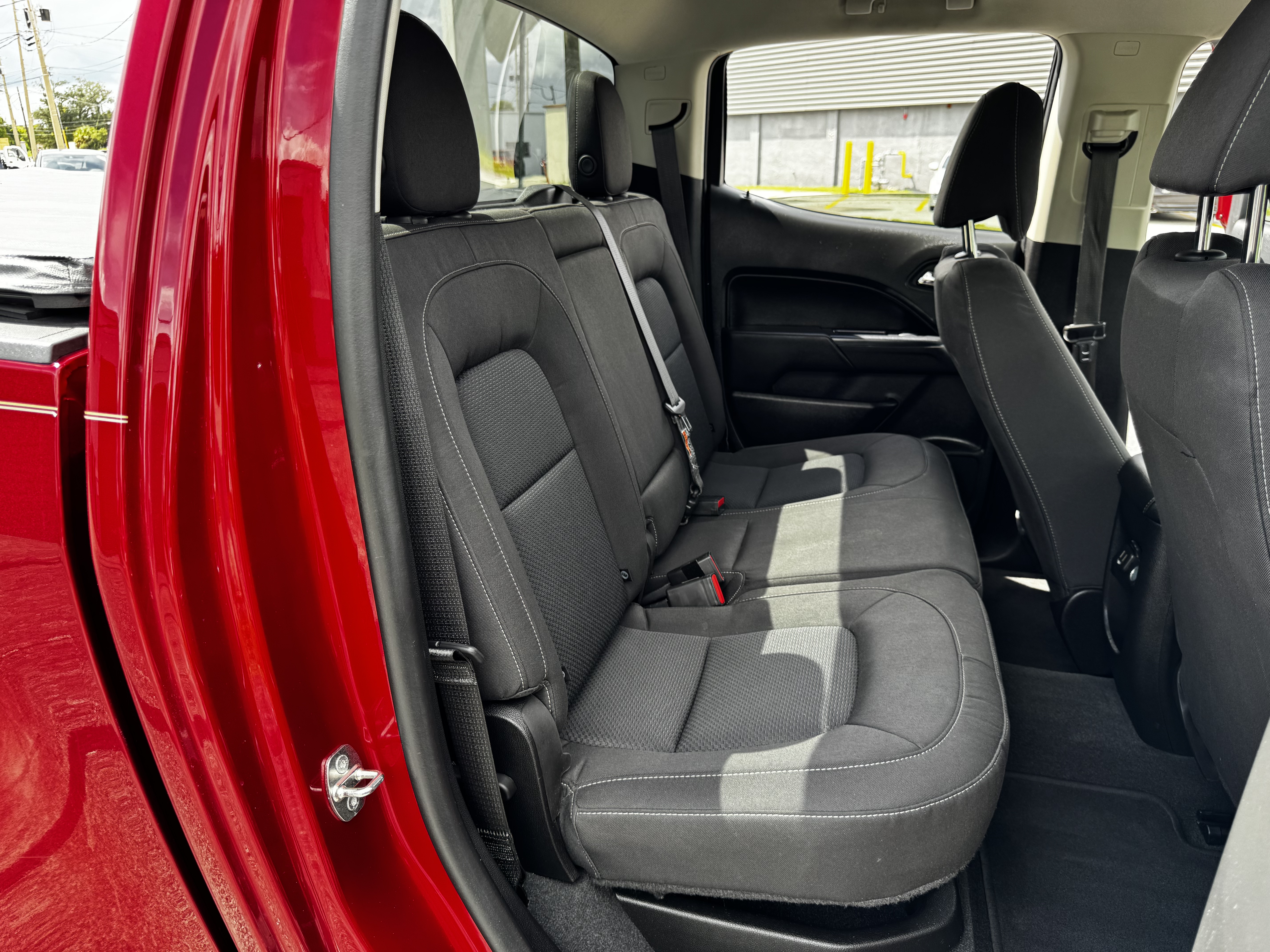 Used 2021 Chevrolet Colorado LT w/ Safety Package RWD image 22