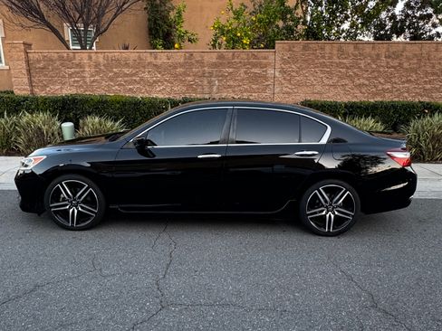 Used 2017 Honda Accord Sport Special Edition image 2