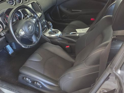Used 2010 Nissan 370Z Touring w/ Sport Pkg image 10