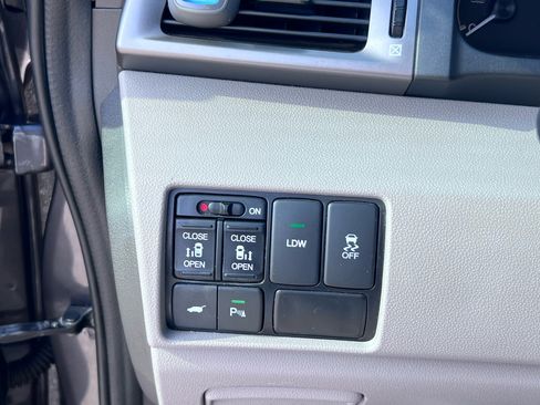 Used 2015 Honda Odyssey Touring Elite image 20