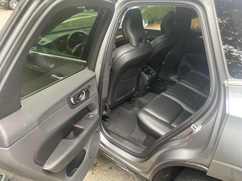 Used 2019 Volvo XC60 T5 Inscription w/ Protection Package Premier AWD/4WD image 9