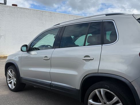 Used 2012 Volkswagen Tiguan SEL image 16