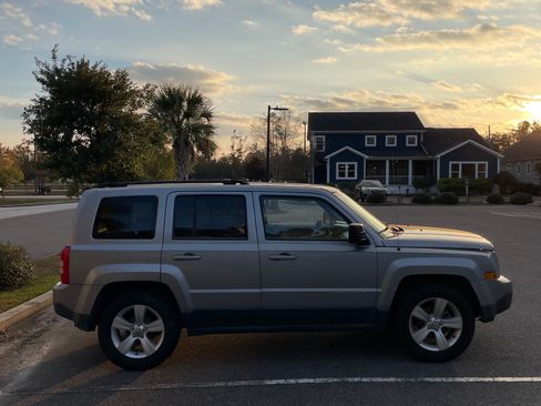Used 2015 Jeep Patriot Sport w/ Power Value Group image 4