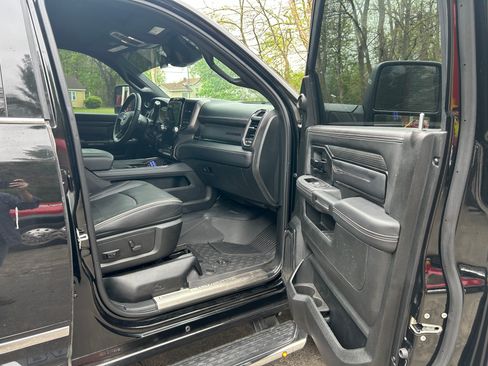 Used 2023 RAM 5500 4x4 Crew Cab image 6