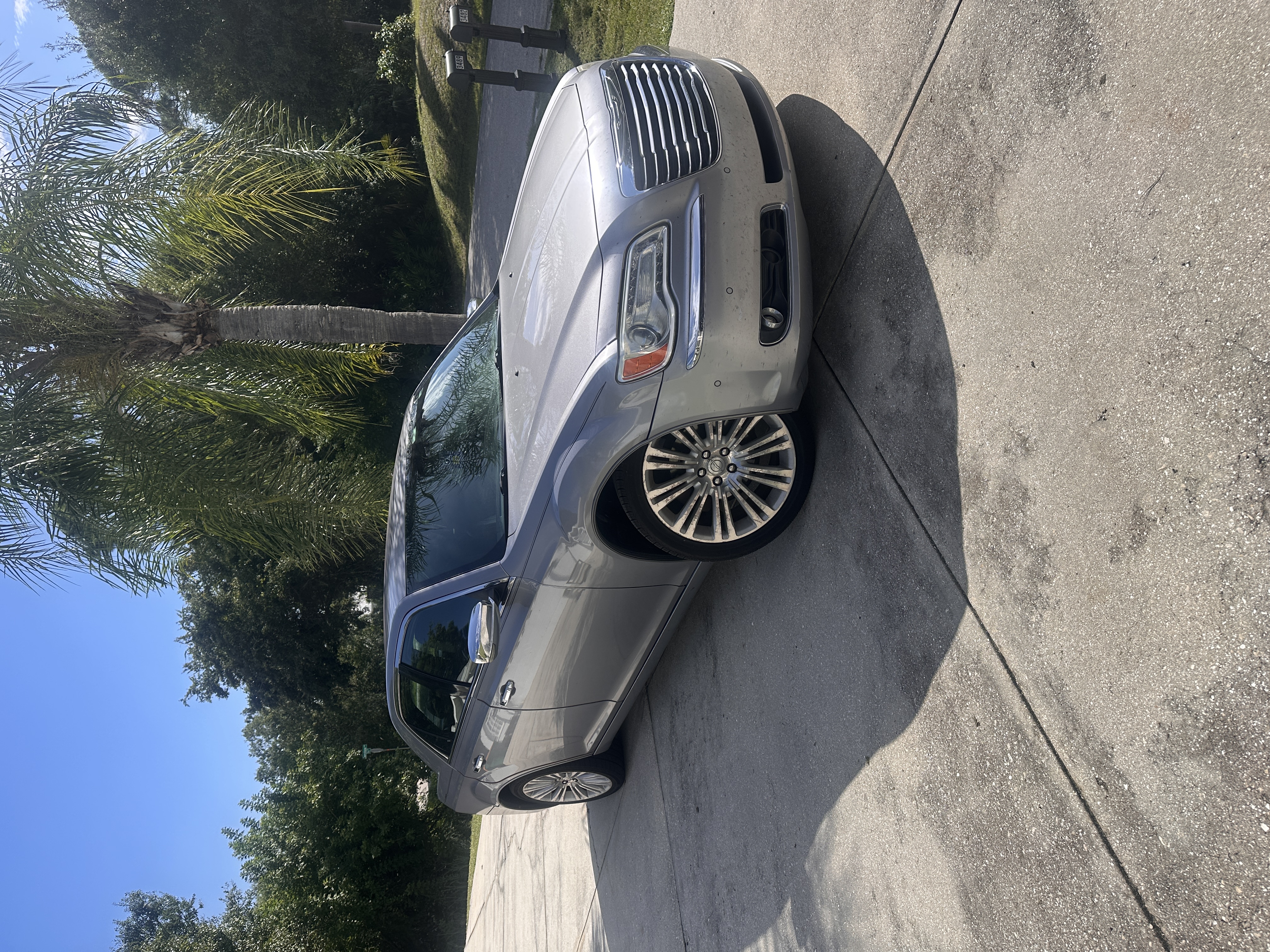 Used 2014 Chrysler 300 C RWD image 1