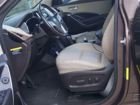 Used 2013 Hyundai Santa Fe Limited w/ Technology Pkg image 9