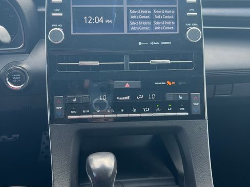 Used 2021 Toyota Avalon XSE image 5