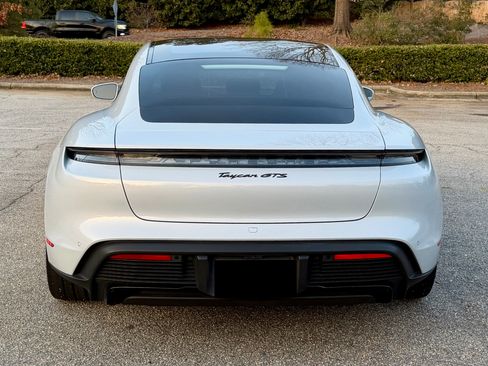 Used 2023 Porsche Taycan GTS image 15