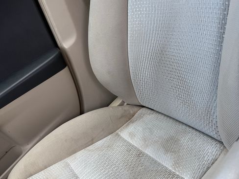 Used 2012 Toyota Camry LE image 4