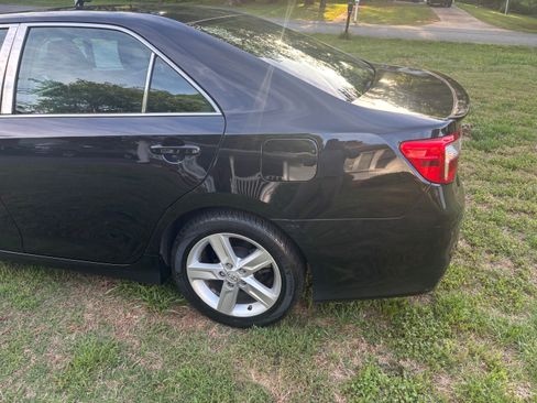 Used 2013 Toyota Camry SE FWD image 13