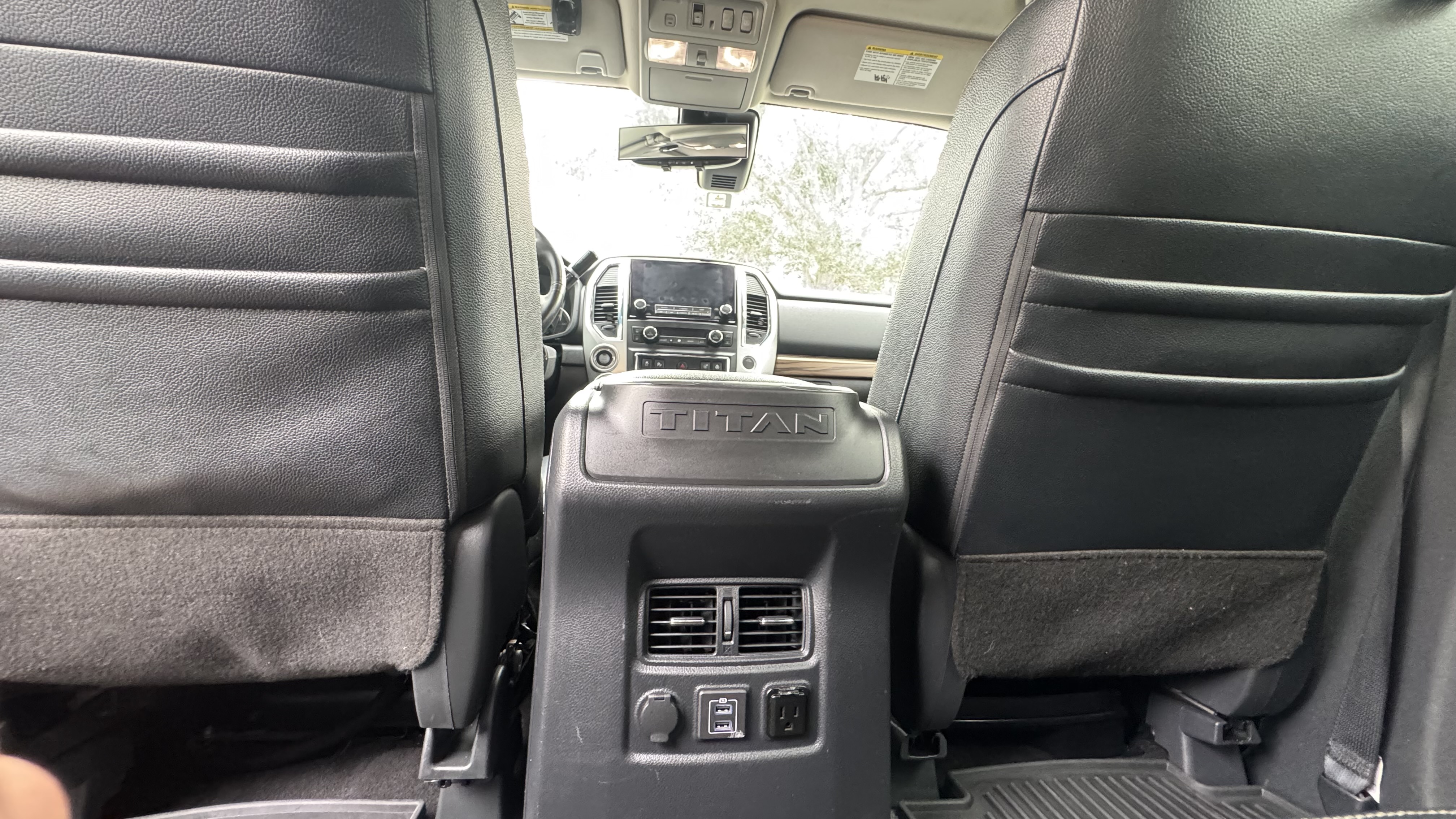 Used 2020 Nissan Titan SL w/ Moonroof Package AWD/4WD image 17