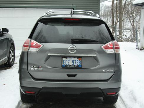 Used 2016 Nissan Rogue SV w/ SV Premium Package image 14