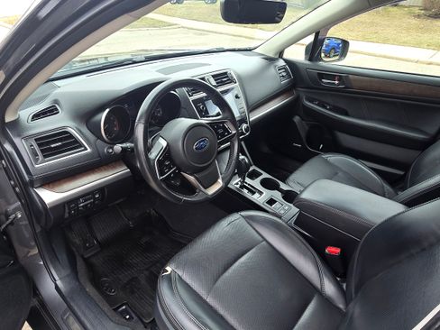 Used 2018 Subaru Outback 3.6R Limited image 11