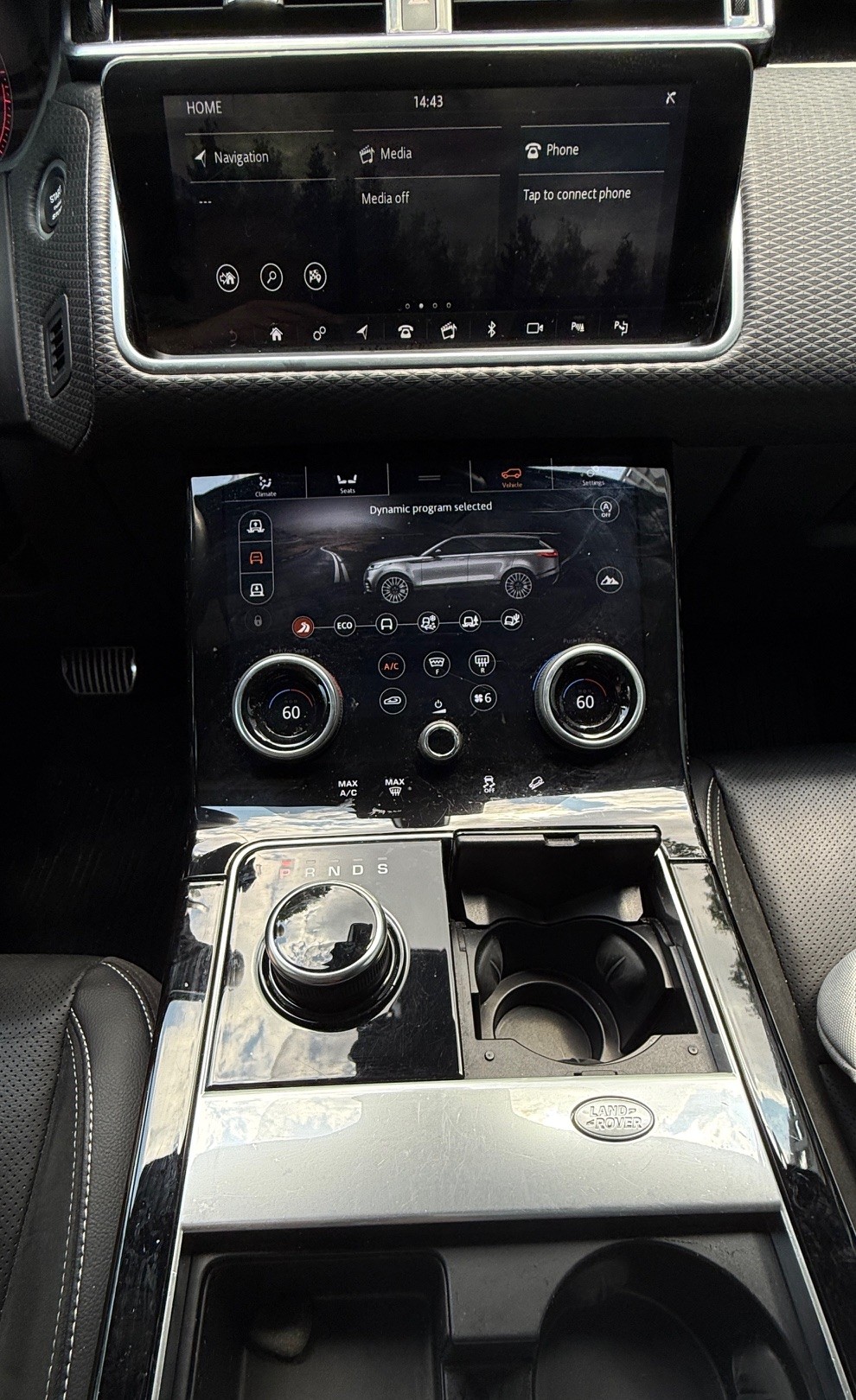 Used 2019 Land Rover Range Rover Velar R-Dynamic SE AWD/4WD image 13