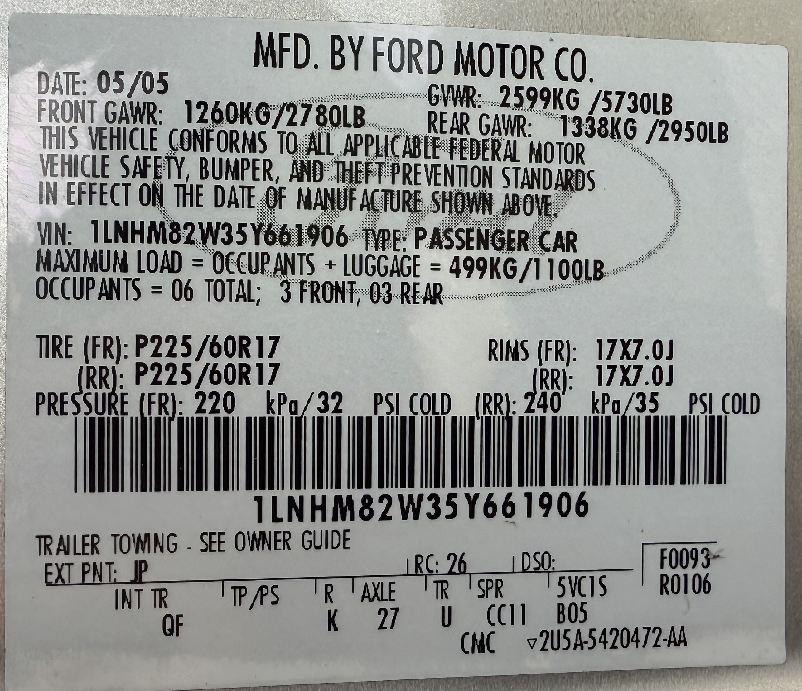 Used 2005 Lincoln Town Car Signature Limited RWD image 4