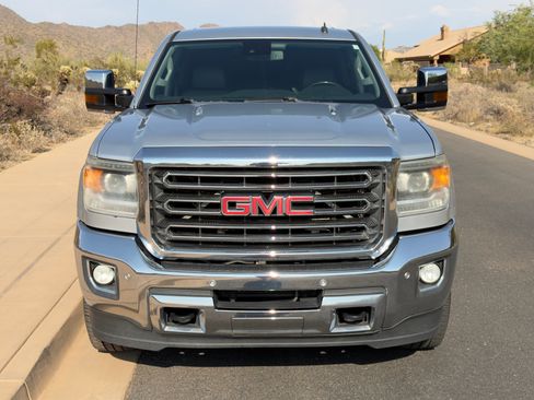 Used 2015 GMC Sierra 2500 SLT w/ Duramax Plus Package AWD/4WD image 8