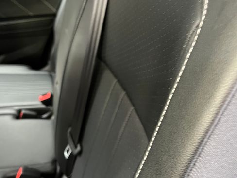 Used 2022 Volkswagen Tiguan SE image 6