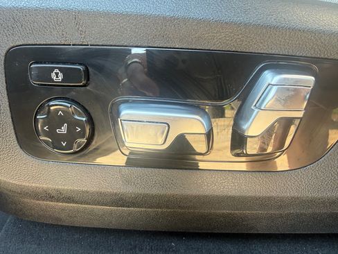 Used 2025 BMW X7 xDrive40i AWD/4WD image 18