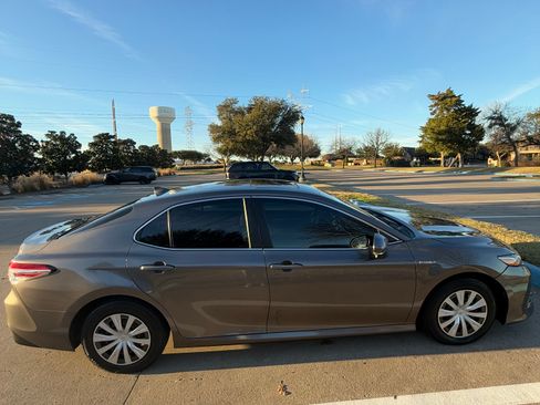 Used 2018 Toyota Camry LE w/ Audio Package FWD image 26