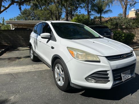 Used 2014 Ford Escape SE image 11
