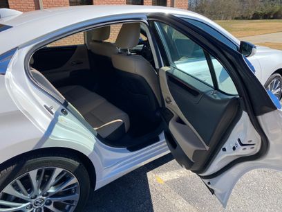 Used 2019 Lexus ES 350 350 Sedan 4D w/ Premium Package