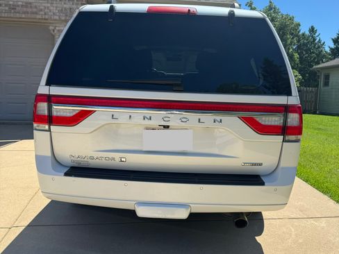 Used 2016 Lincoln Navigator L Select AWD/4WD image 8