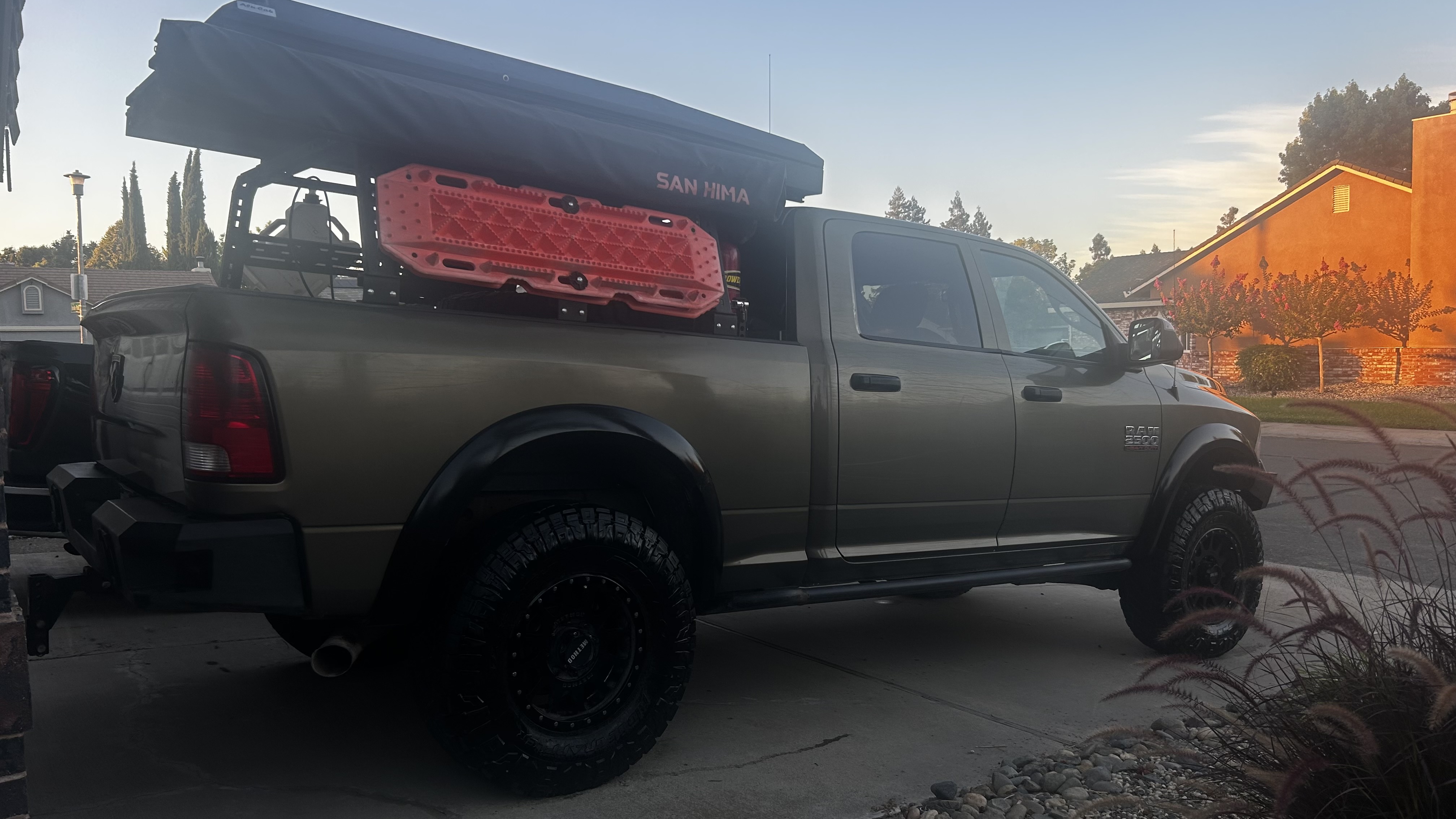 Used 2014 RAM 2500 Tradesman w/ Chrome Appearance Group AWD/4WD image 8