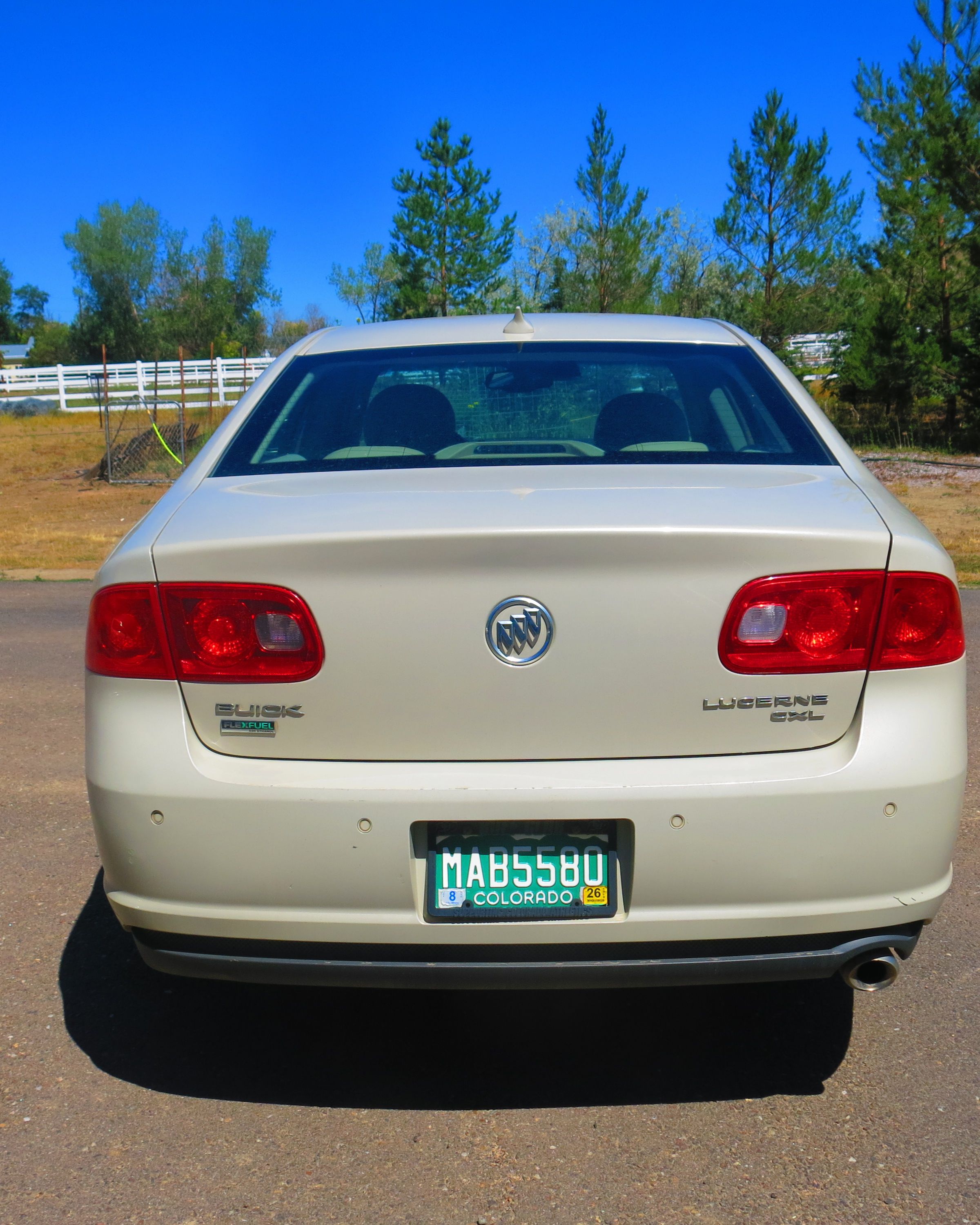 Used 2010 Buick Lucerne CXL FWD image 4